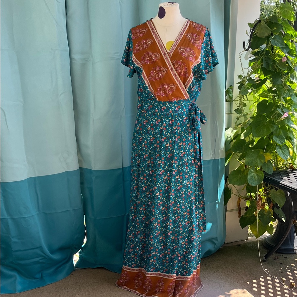 Elegant Floral Maxi Dress in Teal and Brown